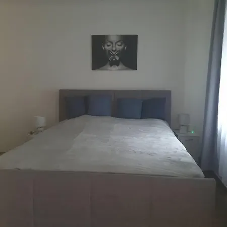 Downtown Haven Apartment
